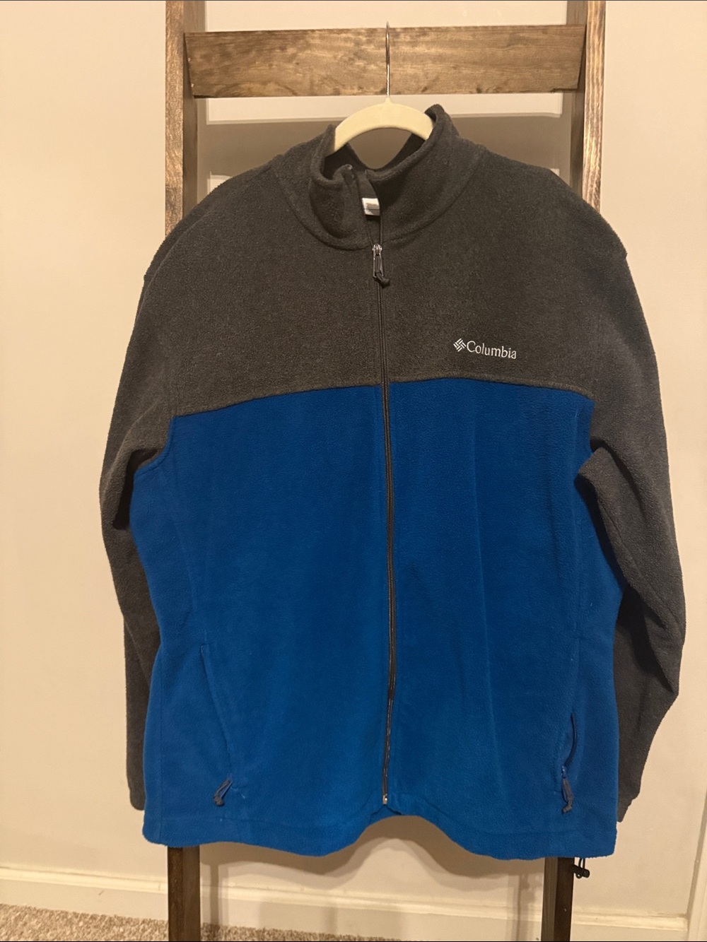 Columbia Two-Tone Fleece Jacket in Charcoal & Blue